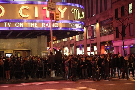 TV On The Radio live, Radio City Music Hall, Nine Types Of Light