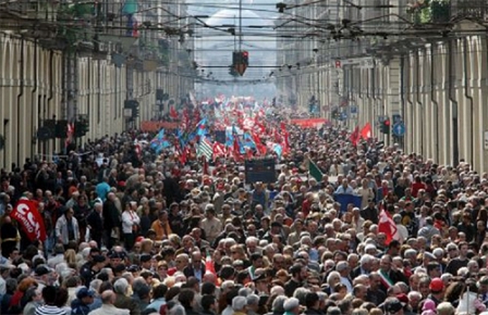 Demonstranten in Mailand bei der "Mayday" am 1. Mai 2008