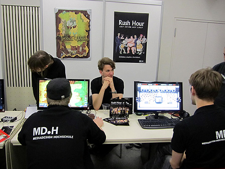 Videospiel-Studenten präsentieren ihre Spiele bei den Deutschen Gamestagen 2011.