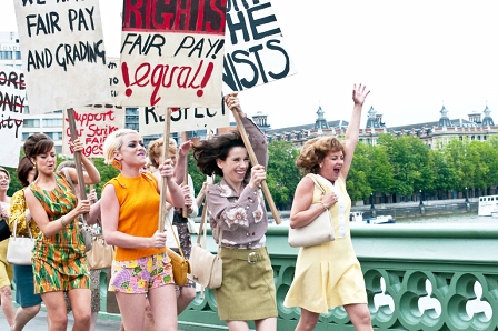 Demonstrierende Frauen, Szenenbild aus "Made in Dagenham"