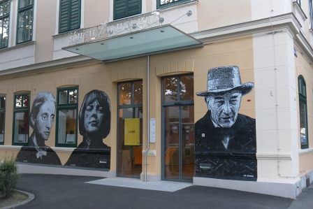 Robert Musil Museum mit Stencils von Jef Aerosol