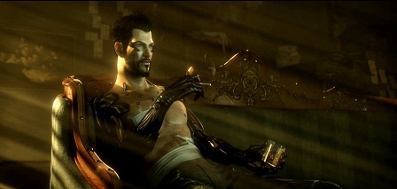 Adam Jensen sitzt auf einem Stuhl und raucht eine Zigarette.