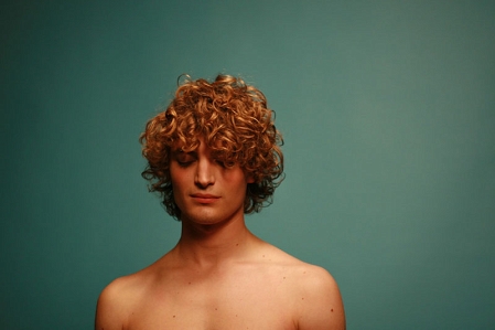 Niels Schneider in "Les Amours Imaginaires"