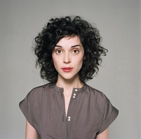 Portrait von Anne Erin Clark alias St. Vincent