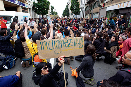 In Brüssel fordern Demonstranten eine Reformation der politischen Systeme Europas. 