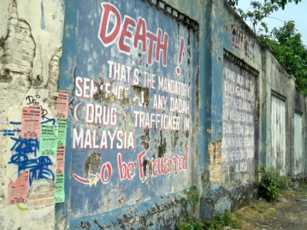 Graffitimauer mit Todeswarnung für Drogendealer in Malaysia