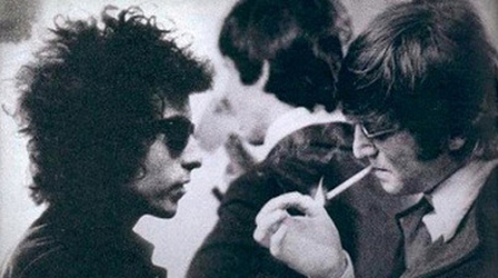 Bob Dylan und rauchender John Lennon