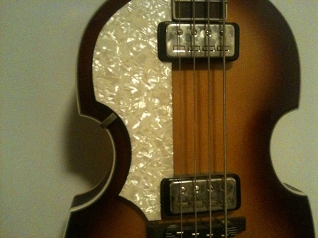 alter Höfner Bass