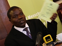 © Brigitte Reisenberger, FIAN, 2011 Peter Kayiira