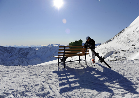 Bank im Schnee