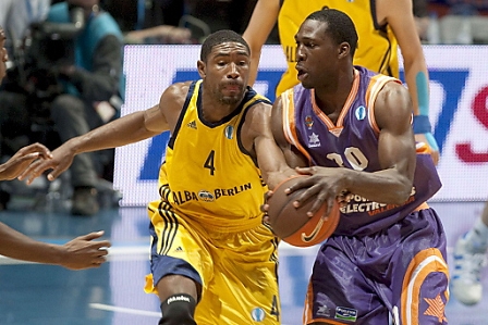 ALBA Berlin's USA Derrick Byars 