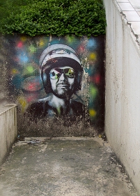 ein gestencilter kopf von fin dac