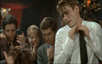 Peter O' Toole mit Partygästen in "What's New Pussycat?"