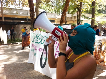 AktivistInnen für Pussy Riot bei der Architekturbiennale in Venedig