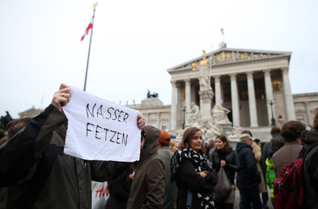 Demonstration vor dem Parlament