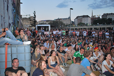 Public Viewing der Piefke Connection Austria