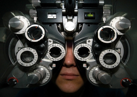 Gerät des Optikers, um Augen zu untersuchen