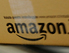 Ein Paket mit Amazon-Logo