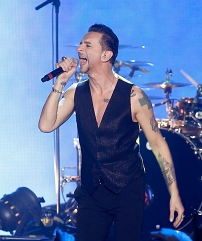 Dave Gahan von Depeche Mode live im Wiener Museumsquartier.