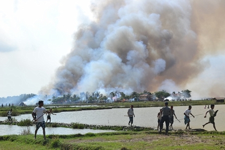 Burma burning villages