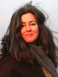 © http://pollyhiggins.com/ Polly Higgins, britische Juristin, hat bei der UNO einen Antrag für ein Ökozid-Gesetz gegen Umweltverbrechen eingebracht.