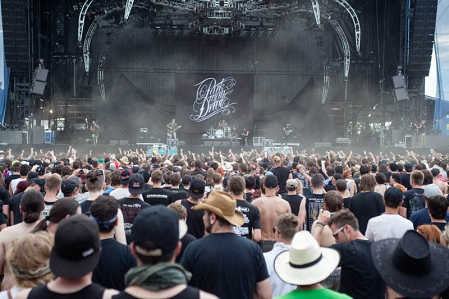 Die Band Parkway Drive auf der Hauptbühne des Nova Rock Festivals