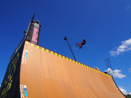 © Simon Welebil Quarterpipe