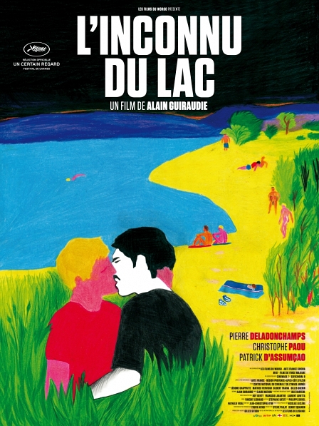 Gezeichnete Männer, die sich küssen, hinter ihnen ein Strand und ein See, Poster für "L'inconnu du lac"