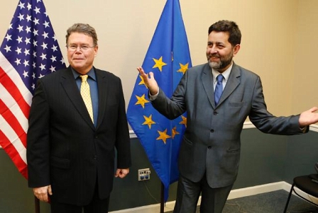 © European Union, 2013 Dan Mullaney, on the left, and Ignacio Garcia Bercero