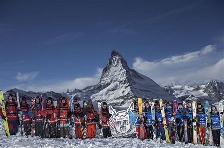 Teams vor dem Matterhorn