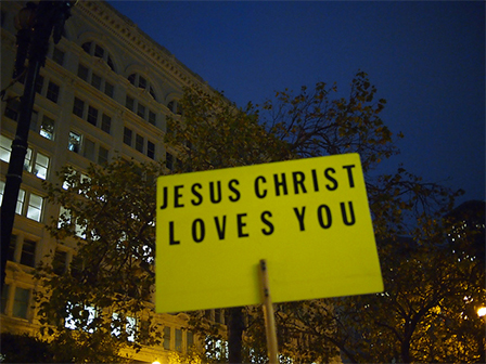 Schild "Jesus Christ Loves You"