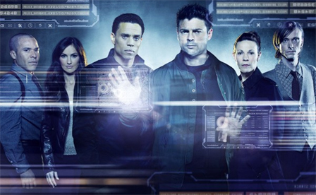 Promofoto der TV-Serie "Almost Human" mit allen Hauptdarsteller/innen.