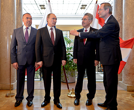 Wirtschaftkammer Österreich-Präsident Christoph Leitl, Bundespräsident Heinz Fischer, Russlands Präsident Wladimir Putin und Sergej Katyrin, Präsident der russischen Handels- und Wirtschaftskammer. 