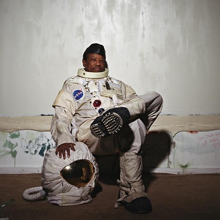 Bobby Womack im Astronautenanzug