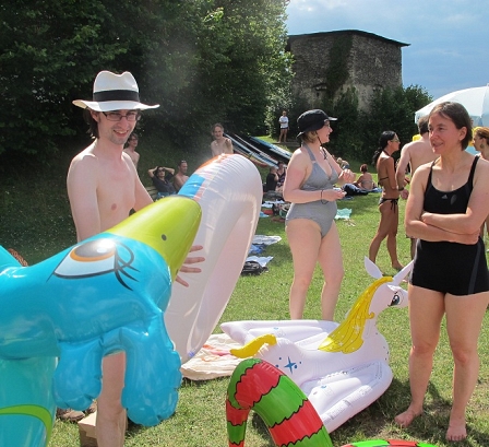 Wettschwimmen in Klagenfurten: Clemens Setz und Kathrin Passig mit wunderbaren Schwimmtieren 