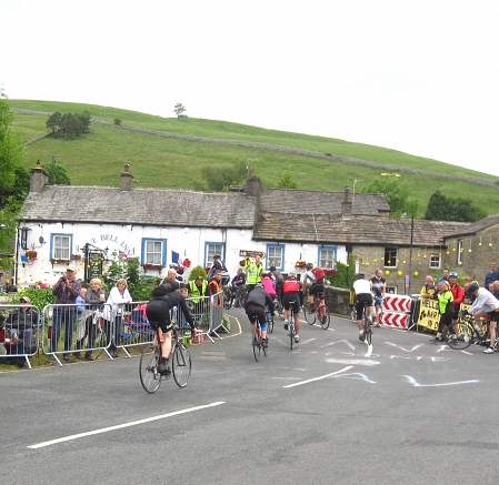 amateur cyclists