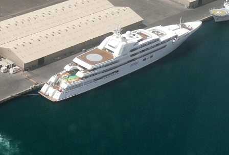 Die Yacht "Dubai"