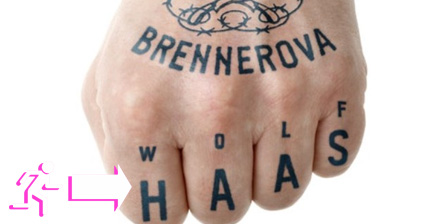 Faust mit Tattoo: Brennernova