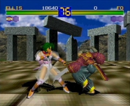 Ein Bildschirmfoto aus "Battle Arena Toshinden": Zwei Fighter während eines Kampfes.