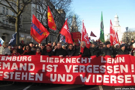 Demozug zur Erinnerung an Rosa Luxemburg und Karl Liebknecht in Berlin