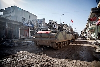 Turkish tanks return to Turkey from the tomb of Suleyman Shah