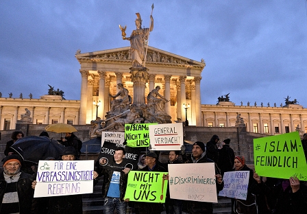 Kundgebung zum Islamgesetz vor dem Parlament