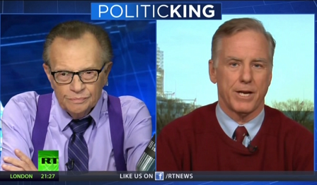 EX-CNN-Talkmaster Larry King mit Howard Dean, Ex-US-Präsidentschaftskandidat im russischen Staatsfernsehen. 