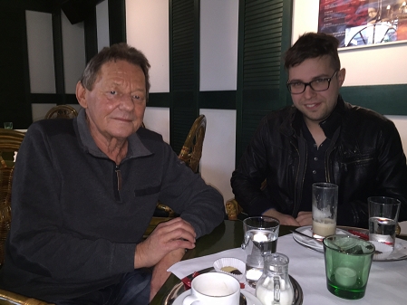 Wolfgang Ambros an der Bar