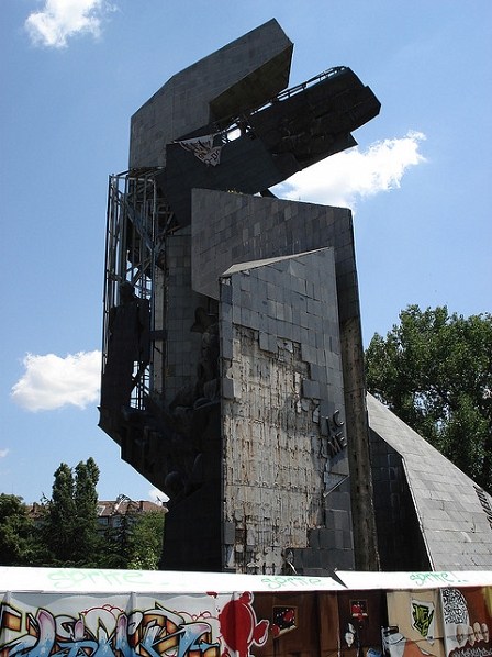 Das zerbröckelnde Denkmal 2007