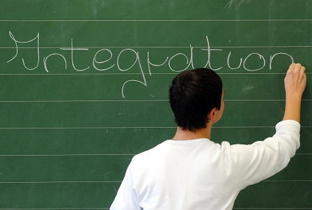 Tafel mit dem Wort "Integration"