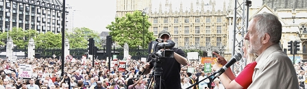 Jeremy Corbyn bei einer Anti-Austeritäts-Demo