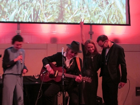 Ursula Strauss, Ernst Molden, Mirjam Unger, Gerald Votava singen gemeinsam