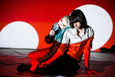 Sky Ferreira und Bobby Gillespie