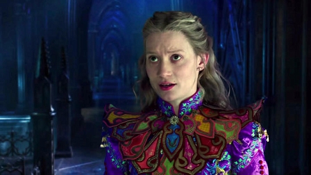 Mia Wasikowska in "Alice through the looking glass"